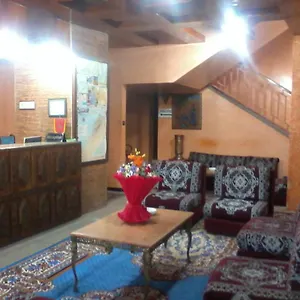 زيارة الفندق